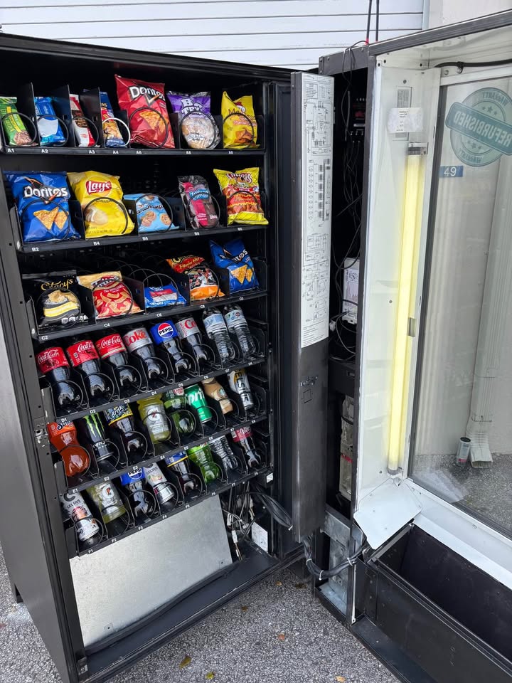 REFURBISHED AMS 39 Sensite I Combo Vending Machine