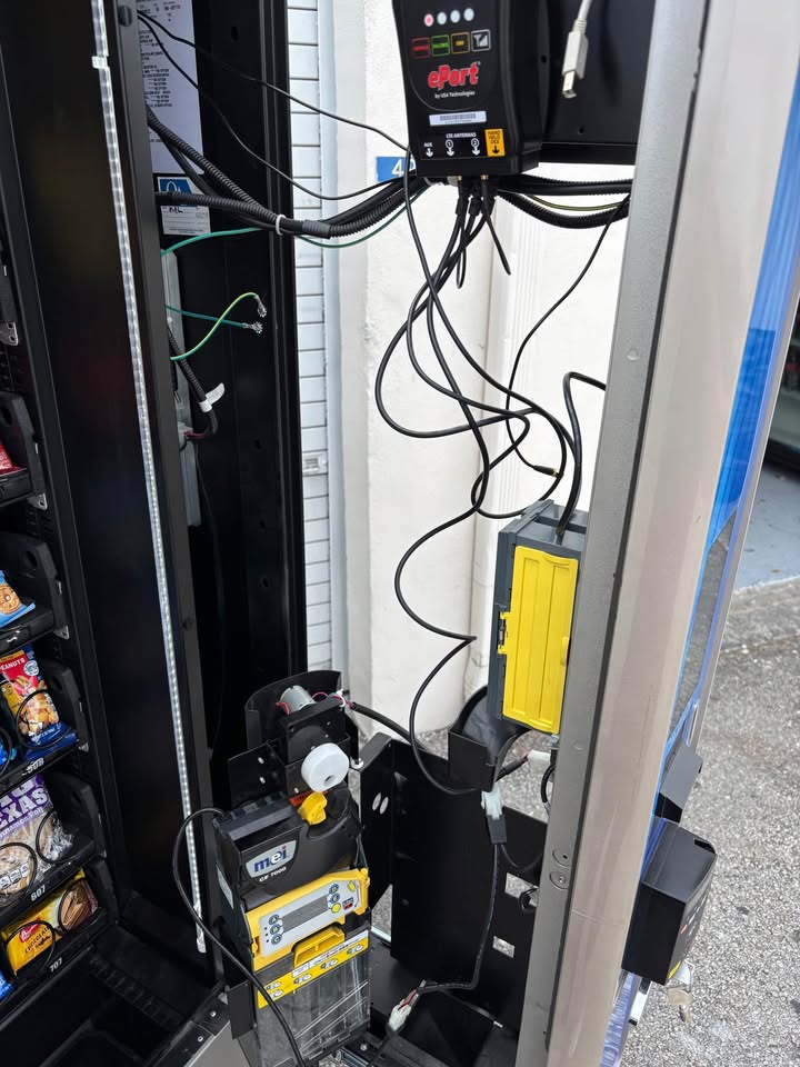 REFURBISHED Crane National 186 Snack Vending Machine